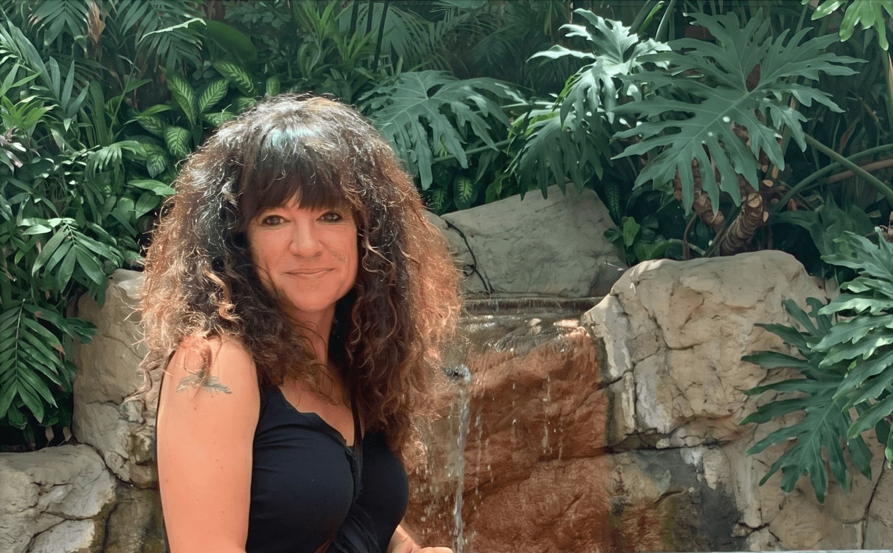 Beth Lariviere – Co-Founder | Builder & Operations Director
